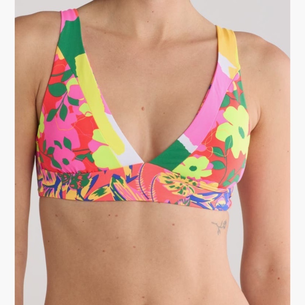 Maaji
Crayon Flower
Rocky Bikini Top
Floral Bikini Top